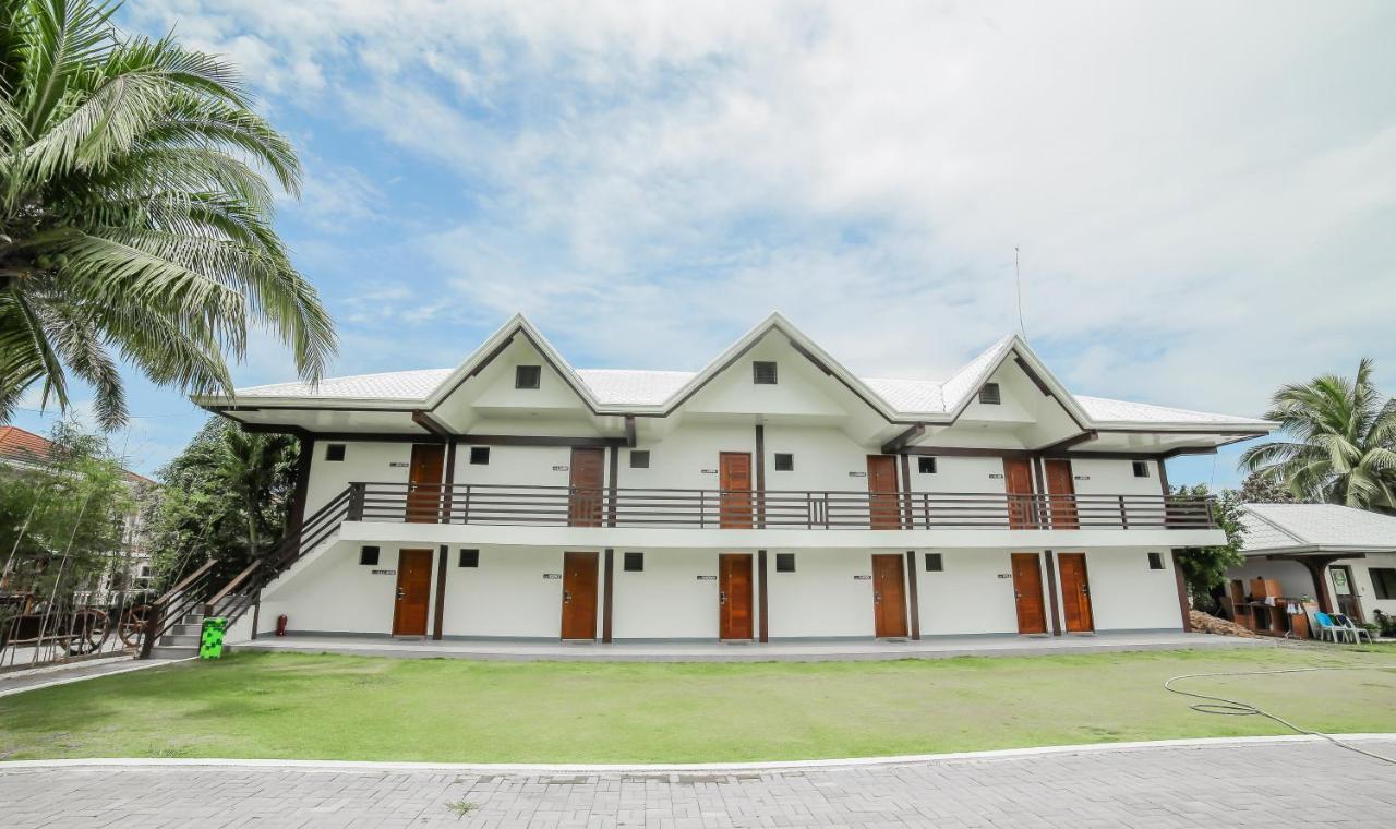 Bataan White Corals Beach Resort Morong  Bagian luar foto